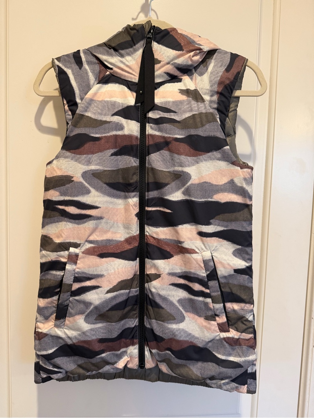 lululemon athletica Sleeveless Puffer Vest in Pink, Gray & Black Camo